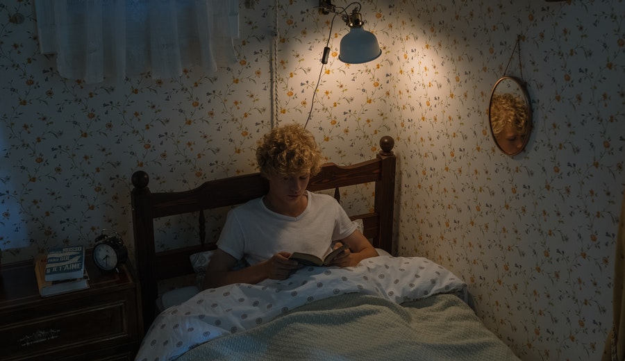 لماذا يكذب المراهق وكيف يتعامل معه 