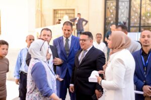 مدير المركز دكتور احمد جمال ومدير علاقات عامه الاستاذه رغده سالم وأمن مكتب المدير الاستاذ علي موسي